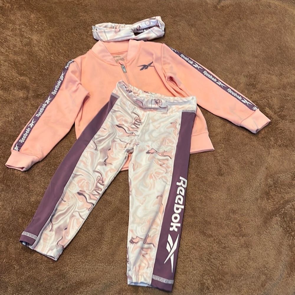 3T Reebok set with matching hair accessory- excellent condition